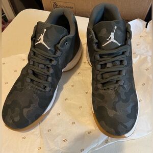 Jordan B.FlyRiver Rock/White-Dark Stucco EUC Size 11.5